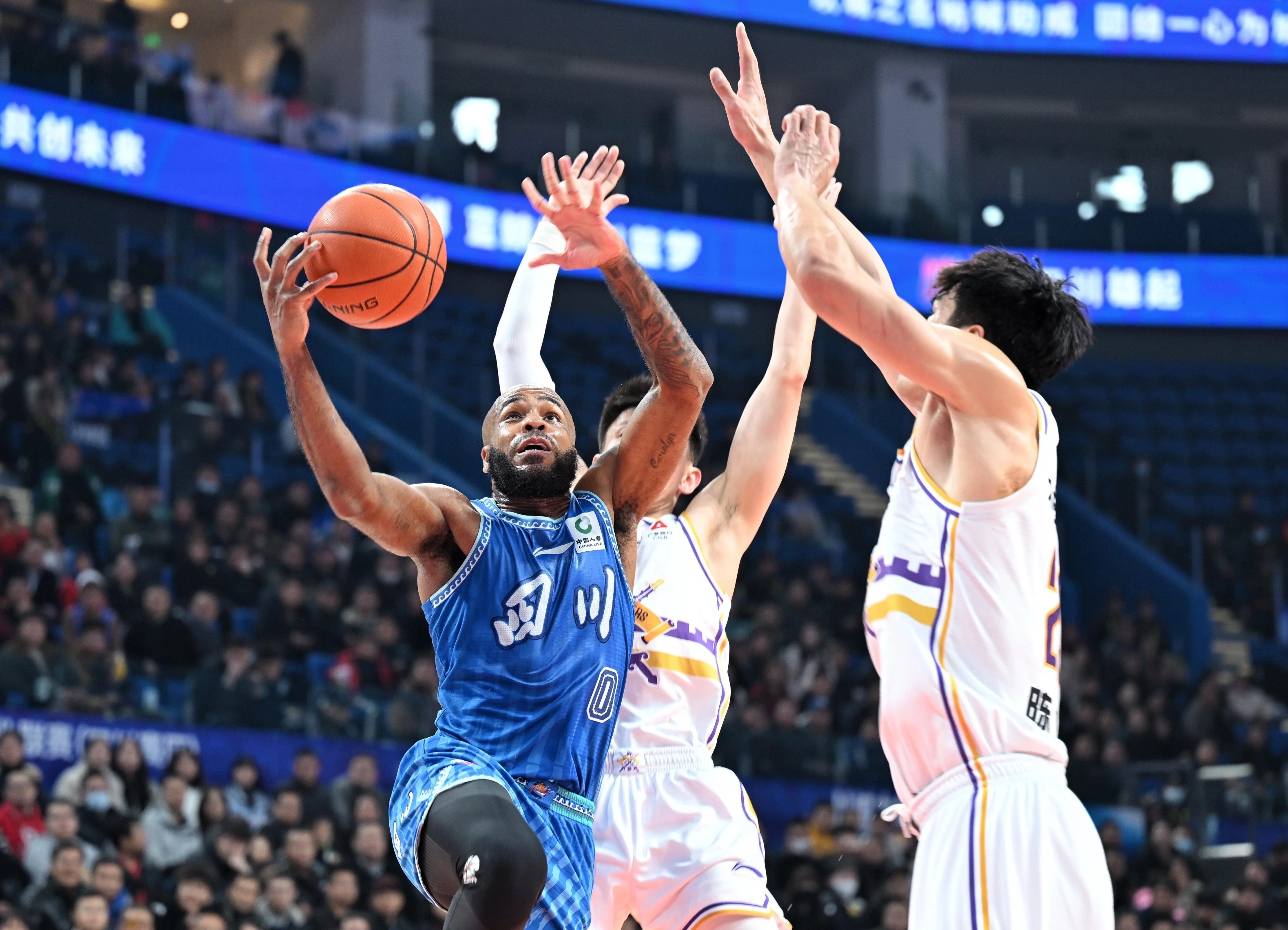 CBA联赛比赛现场